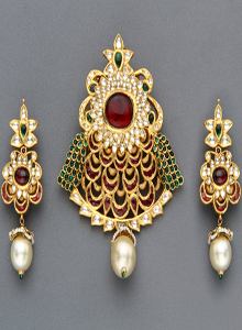 Kundan Locket Sets